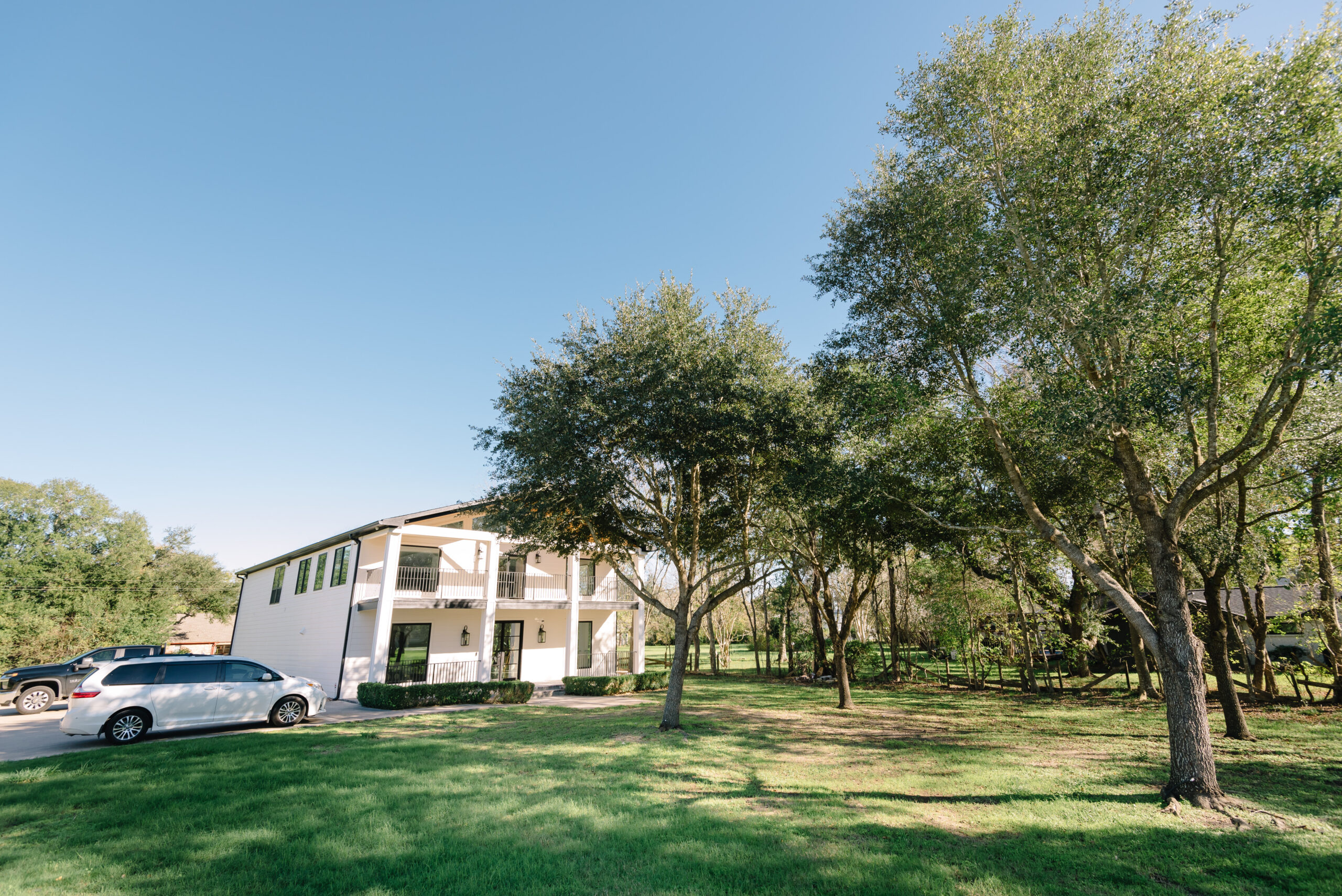 Outdoor front yard with beautiful row of trees, richmond sugar land outdoor micro wedding venue